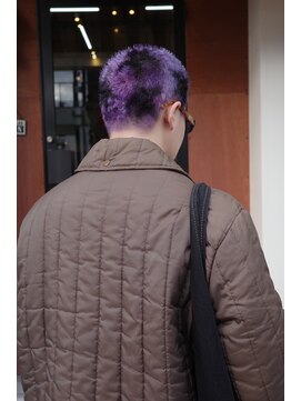 エディ(Edy) スパイキーショートケアブリーチダブルカラー外国人風眉毛カット
