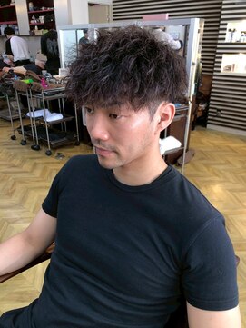 レボルトヘアー(R EVOLUT hair) 刈り上げセンターパート/波巻きツイストスパイラル/柏駅