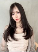 顔まわりが華やぐ透明感スタイル
