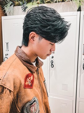 ルーストデラックス 京都河原町三条(ROOST dx) MEN’S/リバースセンターパート/ニュアンスパーマ/河原町