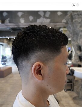 チルチェア 横浜(CHILL CHAIR) クロップ×アイロンパーマ<横浜／フェード/クロップ>