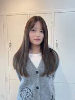 シダ(sida SAIIN) ロングレイヤー巻き髪