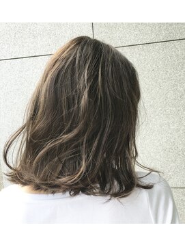 ウィルゴ(VIRGO) 外国人風ハイライト3Dカラーボブ