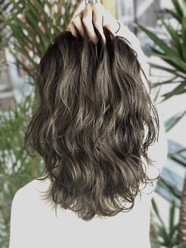 フォーク(FOLK) KASUMI グレージュハイライト×愛されミディー　【FOLK 恵比寿】