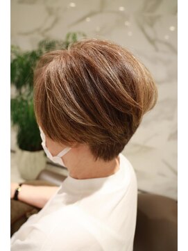 キャリ(CALI) ボリューム感が美しいセレボブCALI・田町・三田・美容室・CHIAKI