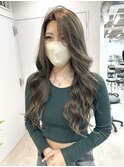オリーブグレージュ