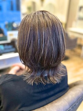 ディーディーフォルム(DD form) オトナ女子に人気の"くびれショート"