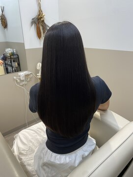 シュヴーブリヤン(cheveux brillants) 【美髪縮毛矯正】自然な艶とやわらかさが続く清楚なロングヘア