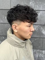 ヒュイル バイ ニアウ(Hwyl by Niau)&nbsp;メンズカットパーマスペインカールスパイラルパーマショート