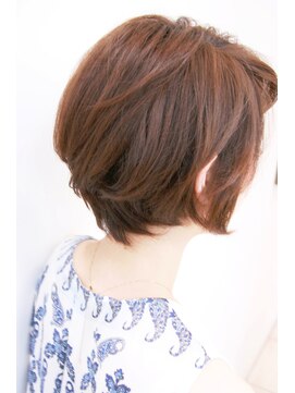 ラグエル(RAGUEL) 【30代40代50代】 後ろ姿で差が出る大人のショート RAGUEL