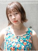 切りっぱなしボブで外ハネスタイル