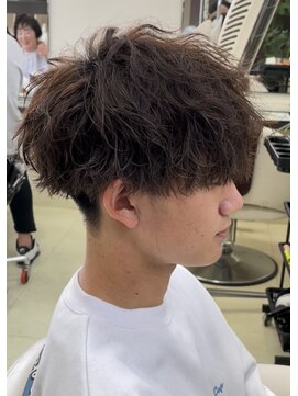 ロンドガルマン 名古屋(Lond GULLMAN) 王道ツイストスパイラルパーママッシュツーブロ刈り上げ