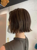 エム(EM) オリーブグレージュハイライト