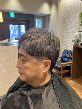 ホリミヤ(HORIMIYA) ツーブロックフォワードアップバング+リメイク(白髪ぼかし)