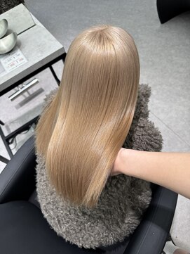 ペレ 渋谷(PELE) イメチェン/ホワイトブロンド/外ハネボブ/ワイドバング/渋谷