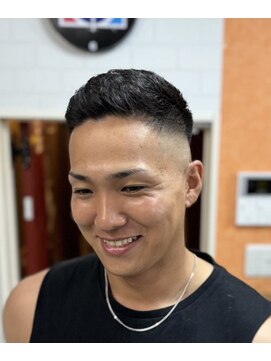 ピシャッとニ代目銀二郎 スキンフェードカット