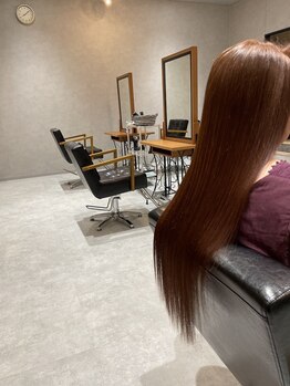 リズ(Re:z)の写真/光を透かす、イマドキ髪色★内側から補修するトリートメントで、潤いたっぷりのサラ艶髪を実現＊