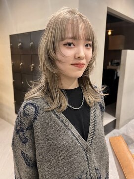 ヘアー アイス ルーチェ(HAIR ICI LUCE) ウルフカットロングウルフブリーチハイトーンカラー/中西