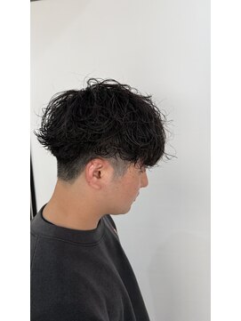 ウタシロイロ(uta shiroiro) シャドウパーマ