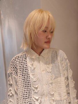 フォークロア 本店(Folk Lore) ブロンドウルフボブ