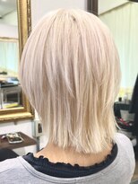 ルネラトーキョー(RUNERA TOKYO) 学割U24艶感ホワイトベージュケアブリーチウルフカット髪質改善
