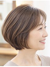 ヘアーリゾートフェニックス&nbsp;ナチュラル米カラー　ショートボブ
