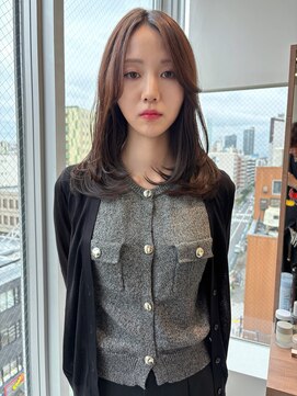 モンルル プル(mon loulou + plus) レイヤーカット、似合わせカット、顔まわり、透明感カラー