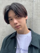 フィフス(fifth)&nbsp;センターパート　ツーブロック　マッシュウルフ　コンマヘア