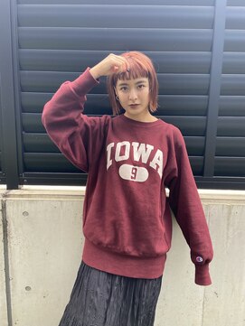 ウェウェ(wewe) ワイド、オン眉ぱつっと前髪　ブリーチカラー　オレンジ