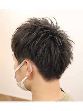 ウィスカーヘアー(whisker hair) コンパクトマッシュ