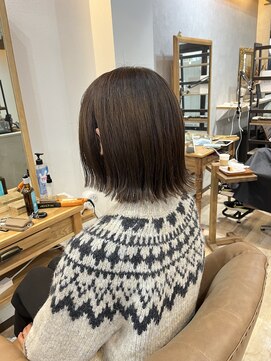 ジーニー(GeeNY) 切りっぱなし外ハネボブ