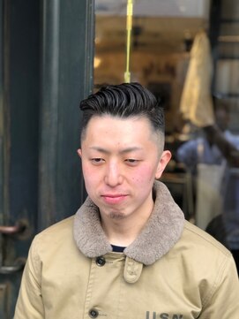 ルドローブラントオオサカ(LUDLOW BLUNT Osaka) 【LUDLOW BLUNT】 サイドパート スキンフェード七三分けバーバー