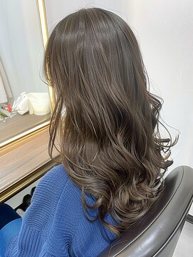 クラン 岡本(Chlan) 韓国風レイヤーカット×オリーブベージュ