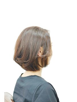 イトウ(ITOH) 秋色ブラウン&ネオ フェミニンボブ