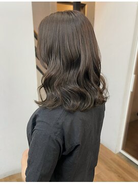 アメリ(AMELIE) 【山岡拓也】ブリーチ履歴無しグレージュ