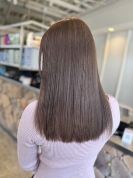 【ふんわり自然なまっすぐヘア】思わず触れたくなるなめらかな指通り。手櫛でまとまる大人美髪へ＊[千葉]