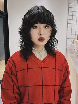 ホロ(hollo) ロングパーマレイヤーカットくるくるパーマウェーブヘア