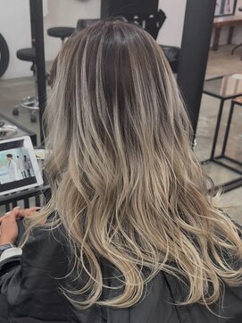 ウィリーベル 沖縄(WILLIE BELLE) バレイヤージュ/グラデーションカラー/ハイトーン/外国人風