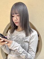 ヒビヲ 天神警固(HIBIO)&nbsp;鎖骨ミディアム顔周りレイヤーボブブリーチダブルカラー