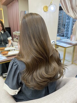 シーテ(Ciete) 柔らかく艶めく、大人の透明感ロング