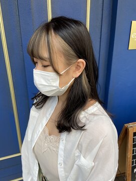 エレナ(elena) ベージュ×フェイスフレミングカラー