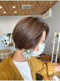 ショートボブ×コーラルピンクベージュ