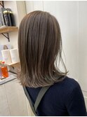 大人ミディアムボブブラウンカラー外ハネスタイル