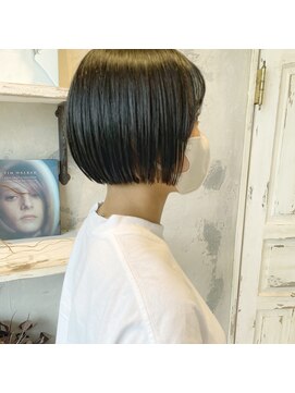 カムジーヘッド(COMEGHEAD) ミニボブ/ぱつんとボブ