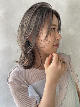 ニーィ バイ カータ(Niii by CARTA) ゆるゆるレイヤーにまろっとベージュ