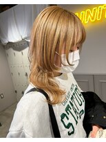 ユナイテッド 横浜(UNITED) ウルフカット/ミルクティー/ベージュカラー