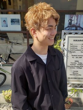 ヒカリス 東三国(HIKARIS) 笑顔溢れるメンズハイトーン/ツーブロック/ベージュカラー