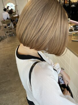 ジジ フルアヘッド(Gigi fullahead) ハイトーンボブ