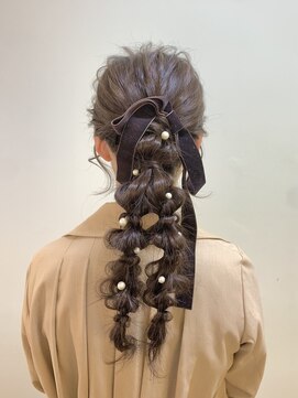 ディア(.eer) 2つの編みおろしでつくるポニーテール♪