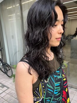 オーセン(Authen.)の写真/ロングもボブもお任せ！個性を引き出すモード感漂うふんわりパーマが◎【難波/パーマ】